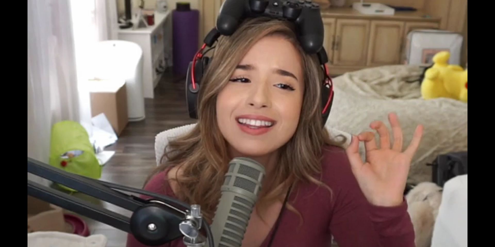 Pokimane Blanket Classic Celebrity Blanket | pokimanemerch.com